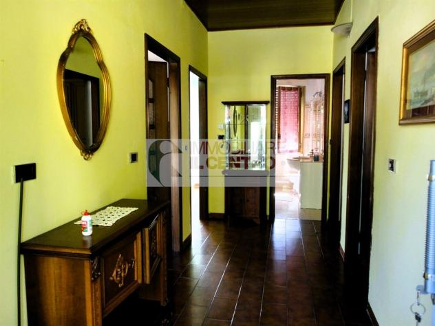 PORZIONE DI BIFAMILIARE CON GARAGE E TERRENO - Foto 2