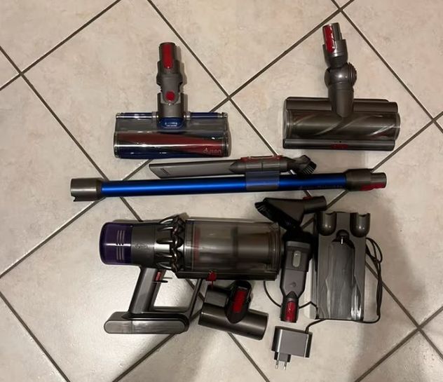 Dyson V11 perfetto + 3 spazzole + accessori