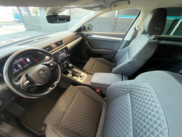 Škoda Superb Wagon 2.0 TDI EVO Executive 200 CV DSG - Foto 7