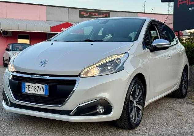 Peugeot 208 1.2i 82CV Allure 99.000Km NEOPATENTATI - Foto 4