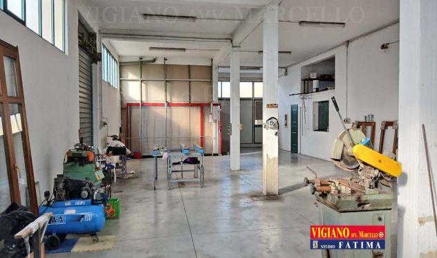 LARINO (CB)- IMMOBILE ARTIGIANALE SU 2 LIVELLI CON PIAZZALE - Foto 3