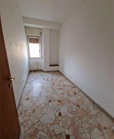 V000907 - CERMENATE centro vendiamo QUADRILOCALE con solaio - Foto 6