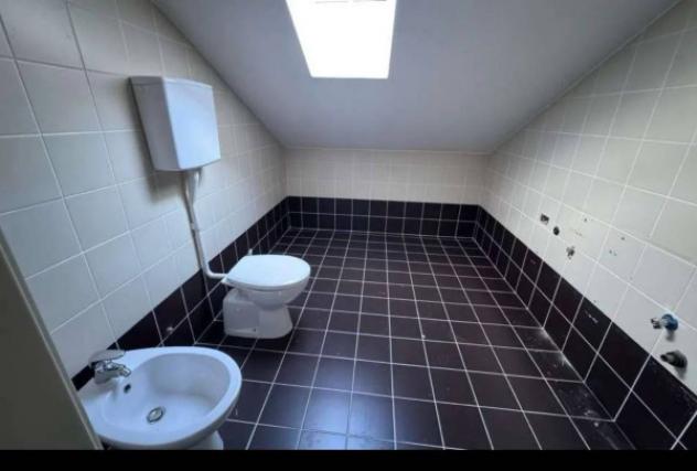 Immobile in asta di 385 m² con più di 5 locali e box auto in vendita a Lavagno - Foto 18
