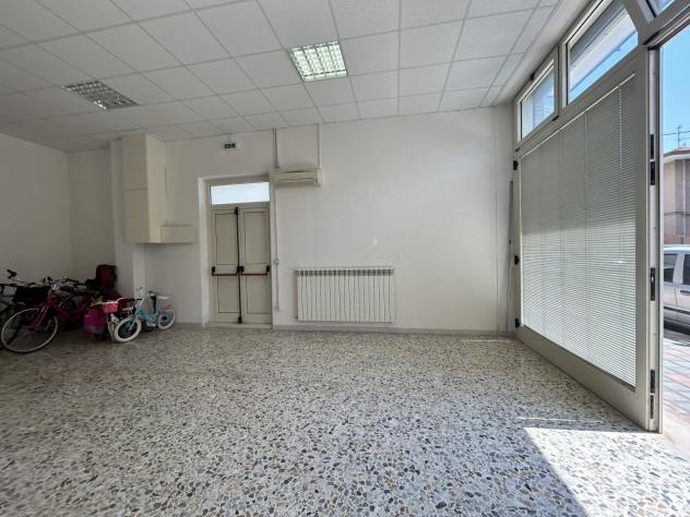 1 Vetrina in affitto a Pescara - Foto 12