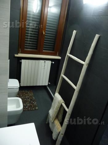 scaletta di castagno vecchio fatta a mano - Foto 2
