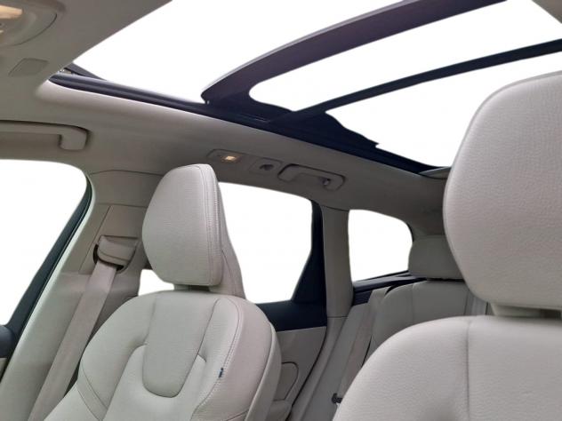 Volvo XC60 B4 197+14 CV AWD Mild Hybrid Diesel Automatico Ultimate Bright - Foto 7