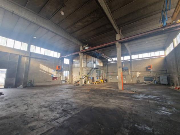Immobile di 2400 m² con più di 5 locali in vendita a Pero - Foto 12