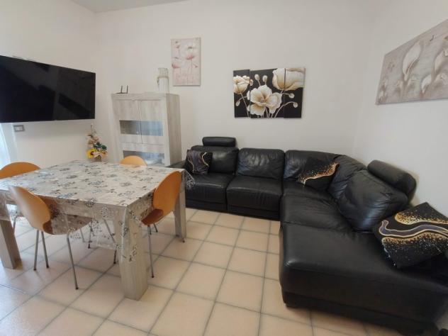 Alghero centro, via Brigata Sassari: 100 mq ristrutturati con 3 camere, 2 bagni e lastrico solare privato di 120 mq – € 230.000