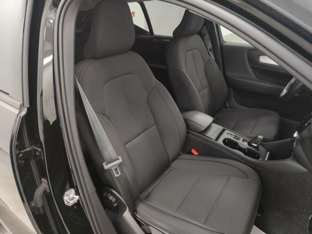 Volvo XC40 T3 Geartronic Momentum Pro Camera+Sens. Cerchi 19 - Foto 5
