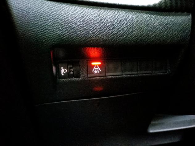 Peugeot 2008 1.5 BLUEHDI 110CV ACTIVE LED NAV CARPLAY CAMERA SENSOR CERCHI R16" - Foto 5