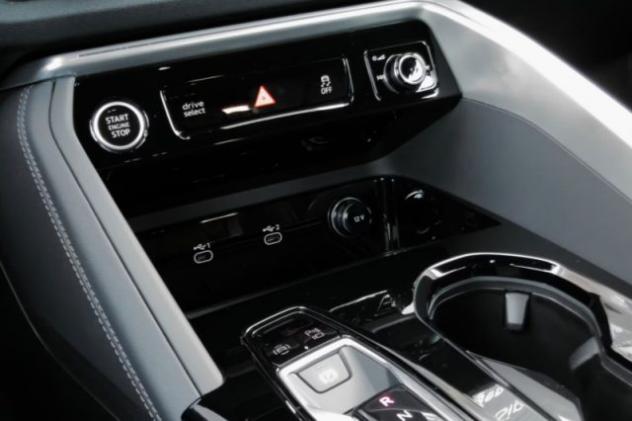 AUDI Q5 TFSI 150 kW mHEV+ S tronic quattro S line edition rif. 24049903 - Foto 6