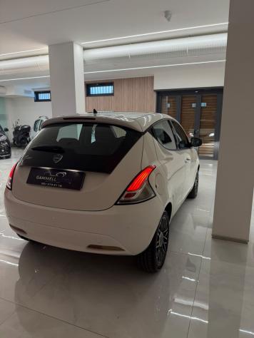 Lancia Ypsilon 1.3 MultiJet 95cv Stop&Start Silver - Foto 4