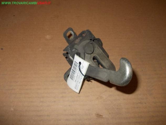 SERRATURA COFANO ANT. FIAT PUNTO (199-2Y/4C/3X)  Carrozzeria  Lamierati esterni  Cofano  Serratura cofano FIAT - GRANDE PUNTO - 01-09-2005 - 01-12-201