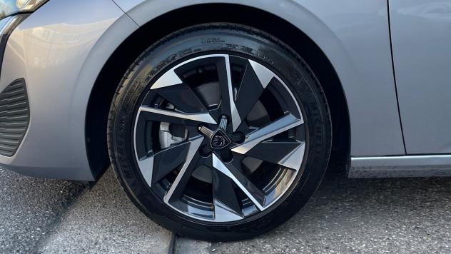 PEUGEOT 308 1.5 BLUEHDI ALLURE PACK 131CV - FULLE LED, VIRTUAL COCKPIT, NEOPATENTATI - Foto 5