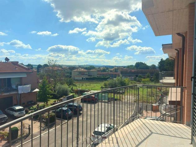 Appartamento di nuova costruzione con garage e giardino - Foto 2
