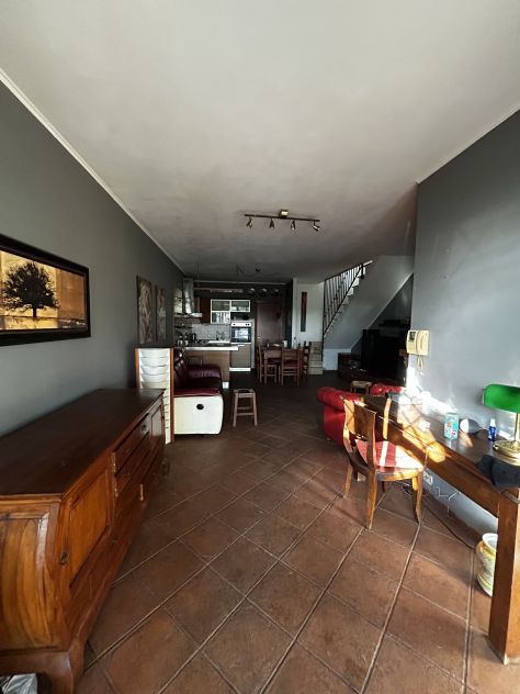 Villino in quadrifamiliare con portico e spazi esterni – Pichini (Guidonia Monte
