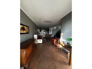 Villino in quadrifamiliare con portico e spazi esterni – Pichini (Guidonia Monte