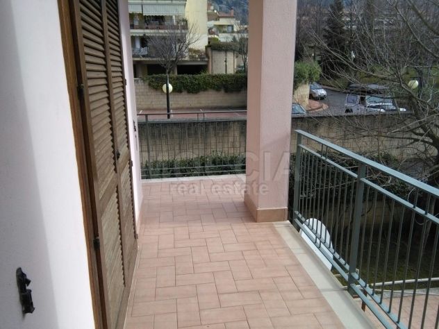 MOCCIA BILOCALE ARREDATO CON BOX IN PARCO CON PISCINA (DEG) - Foto 9