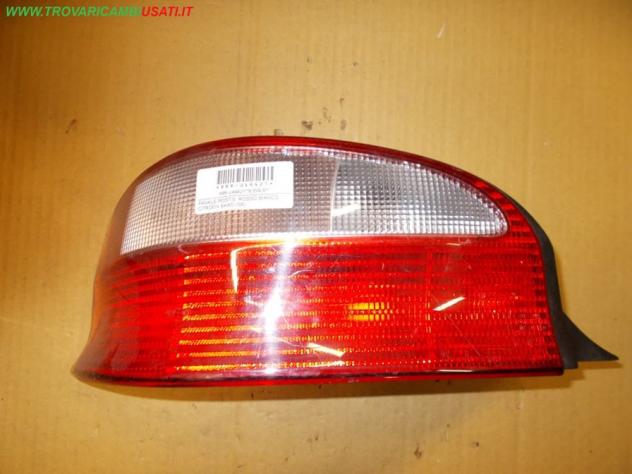 FANALE POST.S. ROSSO BIANCO CITROEN SAXO (S8)  Parti elettriche  Fanaleria  Fanali  Fanale post. sx. CITROEN - SAXO - 01-09-1999 - 01-03-2004