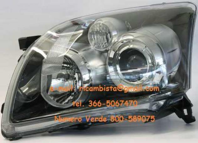 Toyota Avensis faro anteriore sinistro 81070-05250 8107005250