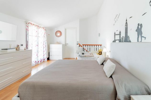 APPARTAMENTO CON 2 CAMERE,DOPPI SERVIZI,GARAGE E TERRAZZA - Foto 9