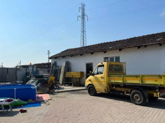 Immobile in asta di 385 m² con più di 5 locali e box auto in vendita a Livorno Ferraris - Foto 4
