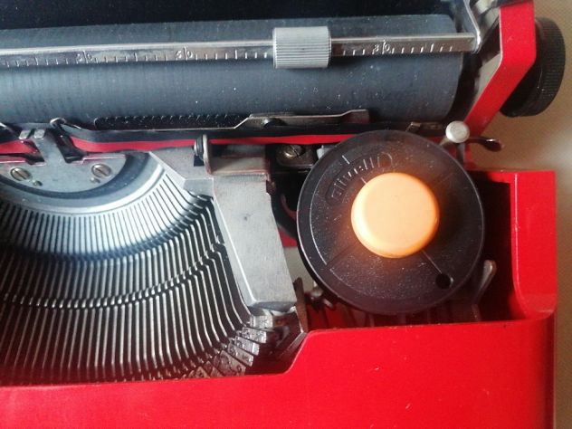 Olivetti Valentine macchina per scrivere portatile - Foto 8