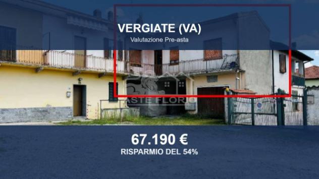 Immobile in asta di 127 m² con più di 5 locali e box auto in vendita a Vergiate