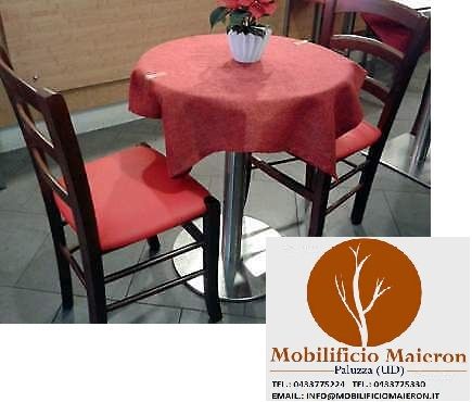 Set Arredo Ristorante Bar Pizzeria Pub cod 683: Tavolo base ghisa+ 2 sedie Imbot