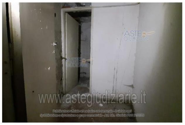 IMMOBILI-IMMOBILE COMMERCIALE-Via delle Sorgenti 28 - Foto 4