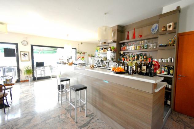 ATTIVITA'/LIC.COMMERCIALE di 2 vani e di 150 mq (SACILE) rif. AKP24_6 - Foto 2