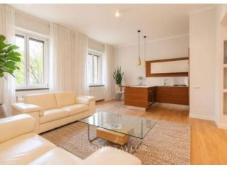 Appartamento di 75 m² con 5 locali in affitto a Milano