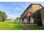 Villa di 177 m² con 5 locali e box auto in vendita a Cortona