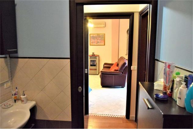 V001842 - VILLA DA 140 MQ 40 MQ VERANDA 2300 MQ GIARDINO - Foto 2