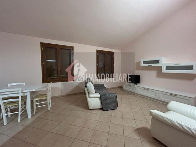 Elegante villa con giardino privato e possibilità bifamiliare - Foto 19