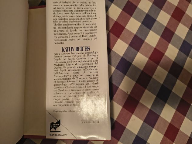 Libro Resti umani di Kathy Reichs. - Foto 4