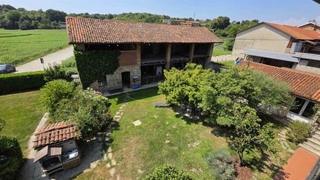 Vendita Tenuta complesso da 410 mq in Via Roma con giardino - Foto 4