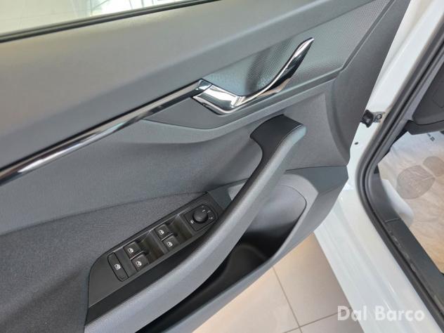 Škoda Kamiq 1.0 TSI Black Dots DSG 85kW - Foto 10