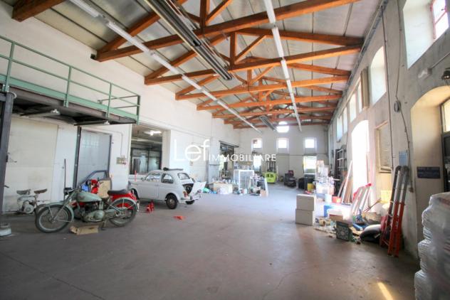 CAPANNONE di 4 vani e di 650 mq (VITTORIO VENETO) rif. LC45_5