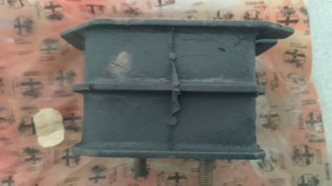 SUPPORTO MOTORE SILENT BLOCK ALFA ROMEO 75 - Foto 9