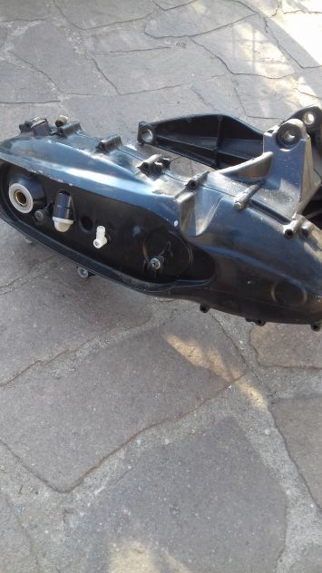 yamaha T-max forcella con carter ruota posteriore - Foto 2