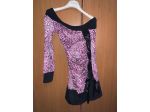UNA MAGLIETTA NUOVA MA VINTAGE DA DONNA/RAGAZZA ELASTICIZZATA CON UNA MANICA SOL