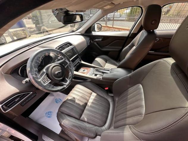 JAGUAR F-Pace 2.0 D 180 CV AWD aut. Portfolio MY 2019 rif. 22029863 - Foto 10