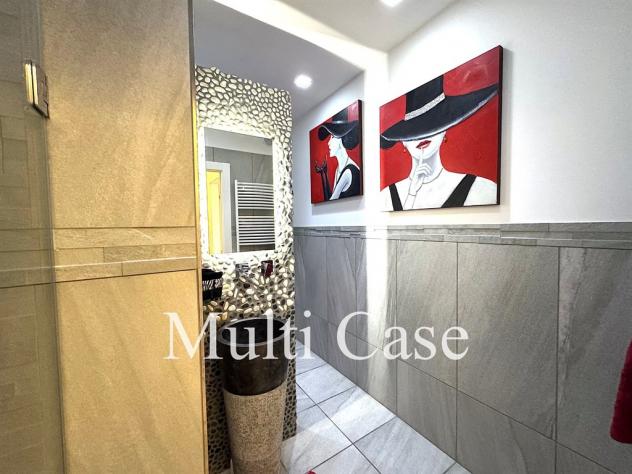 ESCLUSIVA VILLA SINGOLA CON PARCO PRIVATO DI OLTRE 2.100 MQ – CISLAGO (VA) - Foto 17