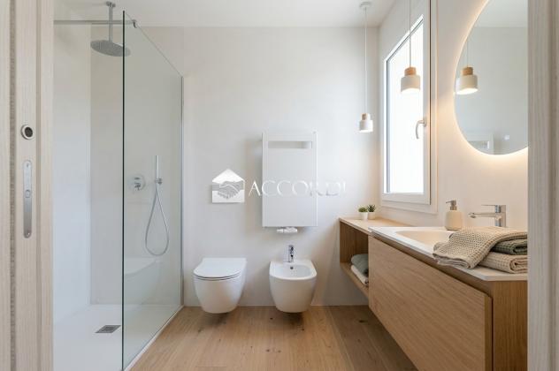 CASA AFFIANCATA di 7 vani e di 440 mq (MONTEBELLUNA) rif. SWF5 - Foto 5