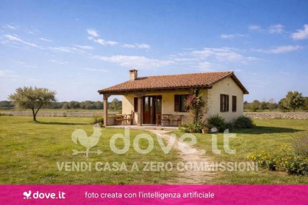 Rustico / Casale di 50 m² con 5 locali in vendita a Pomezia