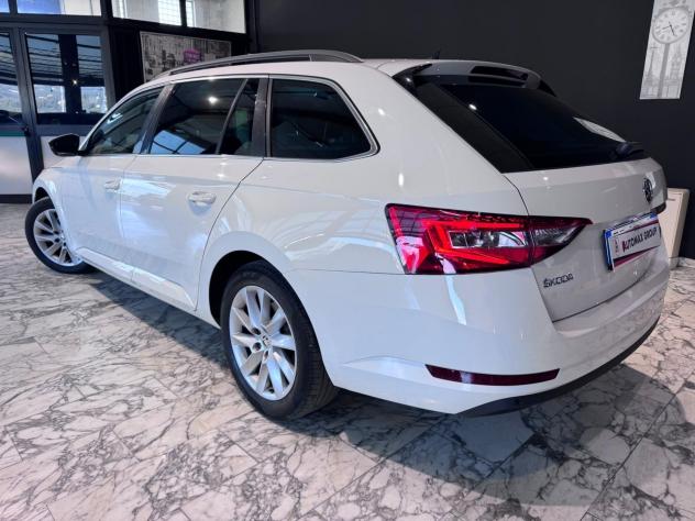 Skoda Superb 2.0 TDI 150 CV SCR DSG Wagon SportLine - Foto 4