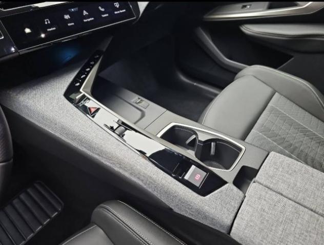 PEUGEOT 5008 1.2 Hybrid 136cv e-DCS6 GT - 7 Posti 2026 rif. 23874665 - Foto 9
