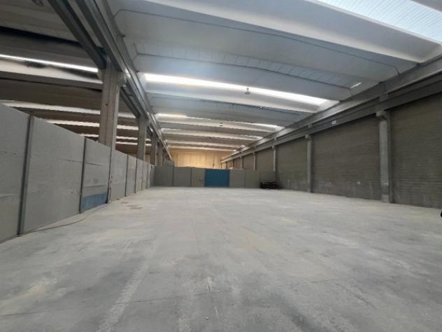 Immobile di 800 m² con 5 locali in affitto a Nuvolera - Foto 2