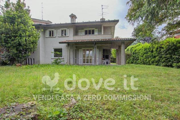 Villa di 350 m² con più di 5 locali e box auto doppio in vendita a Gorle - Foto 2